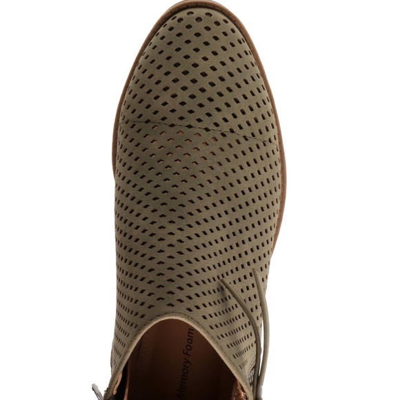 Memory Foam Perforated Women’s Fashion Boots - Picture 10 of 10